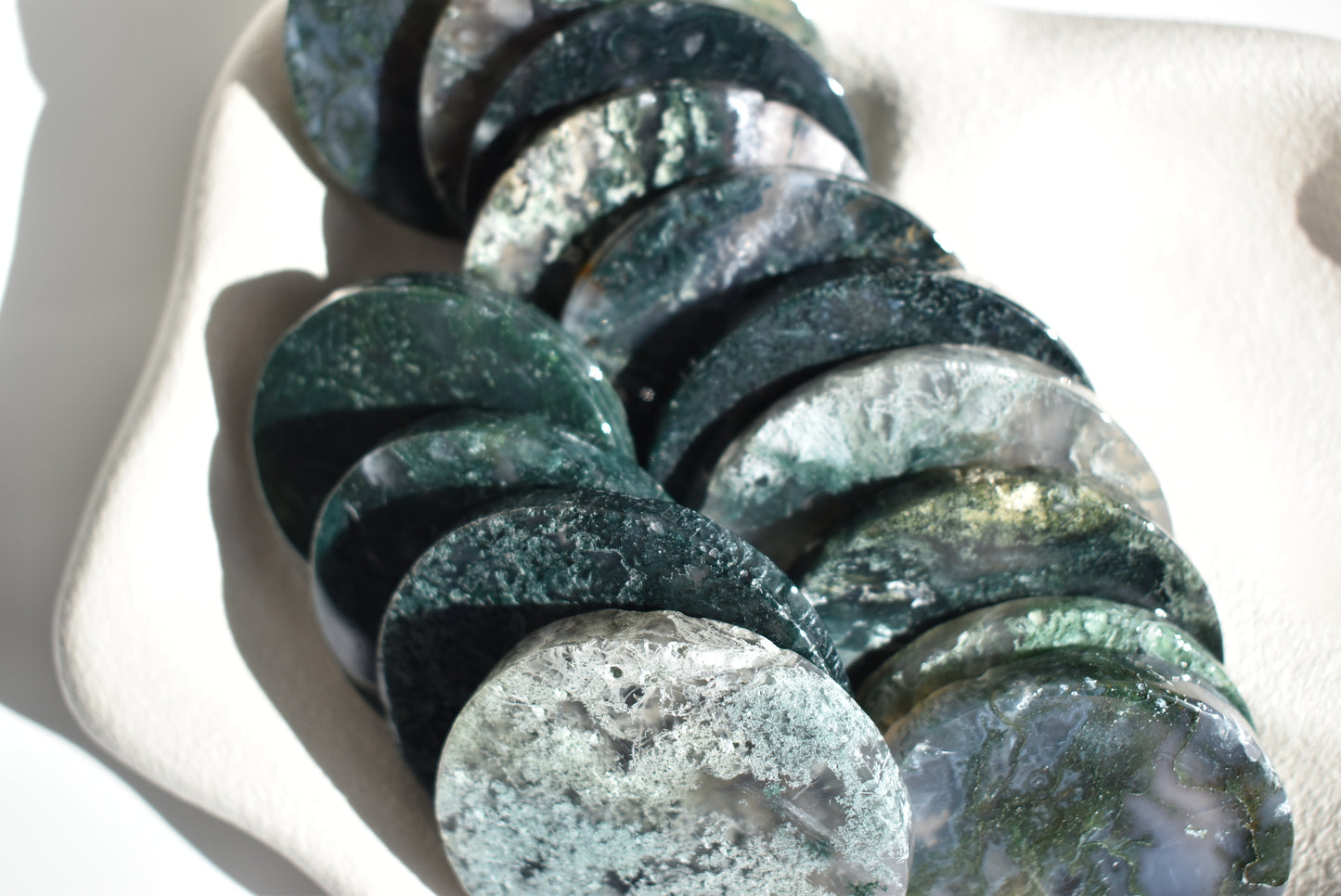 Round Moss Agate Plate
