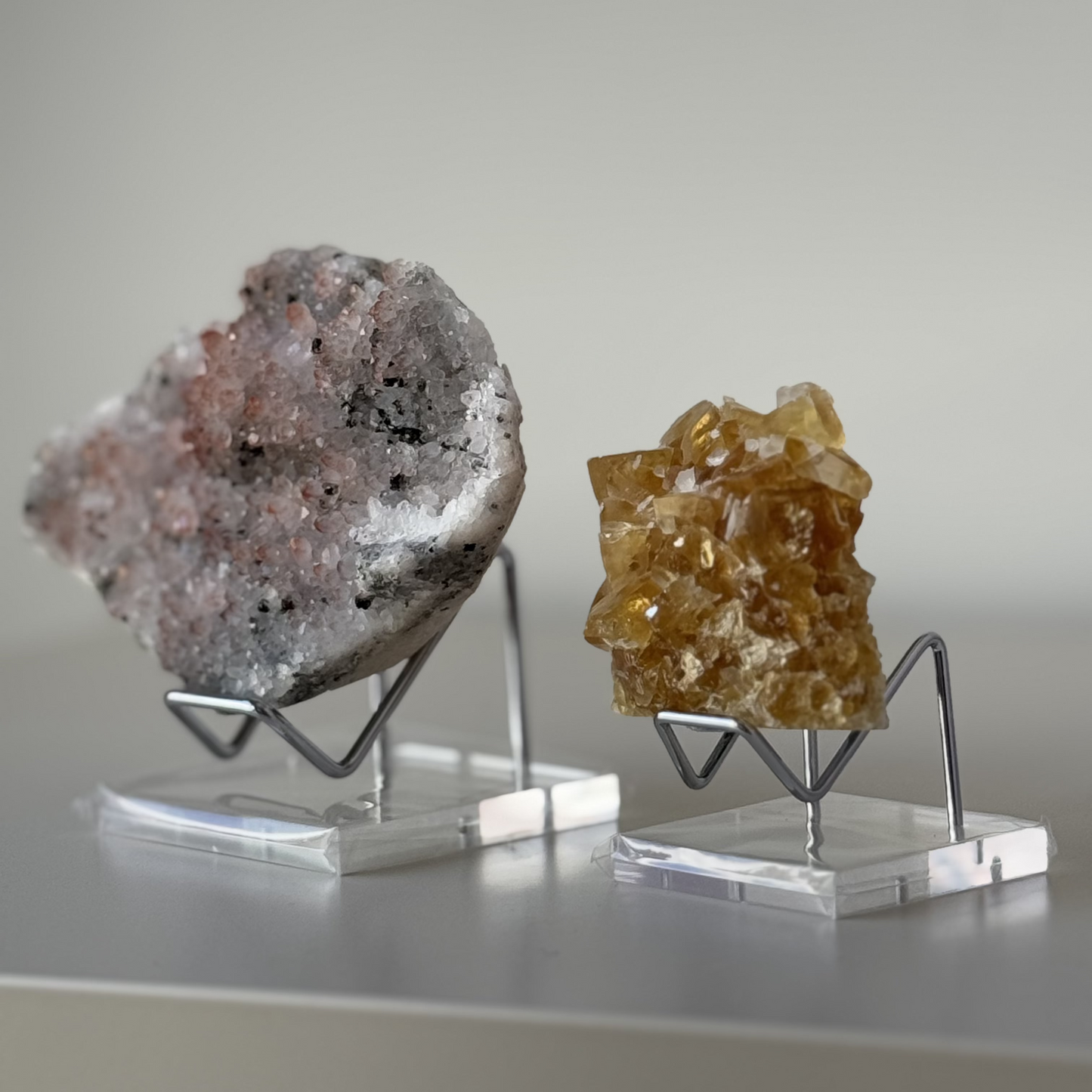 Silver Metal and Acrylic Crystal Display Stand Holder