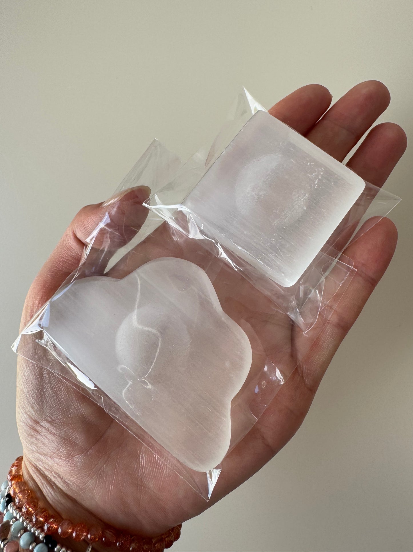 Selenite Sphere Holder