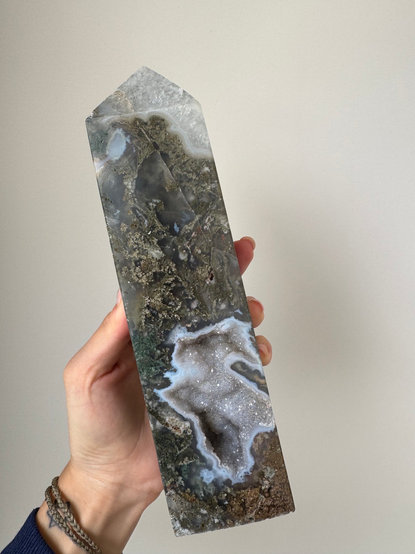 Large Moss Agate Point with druzy 1.1kg