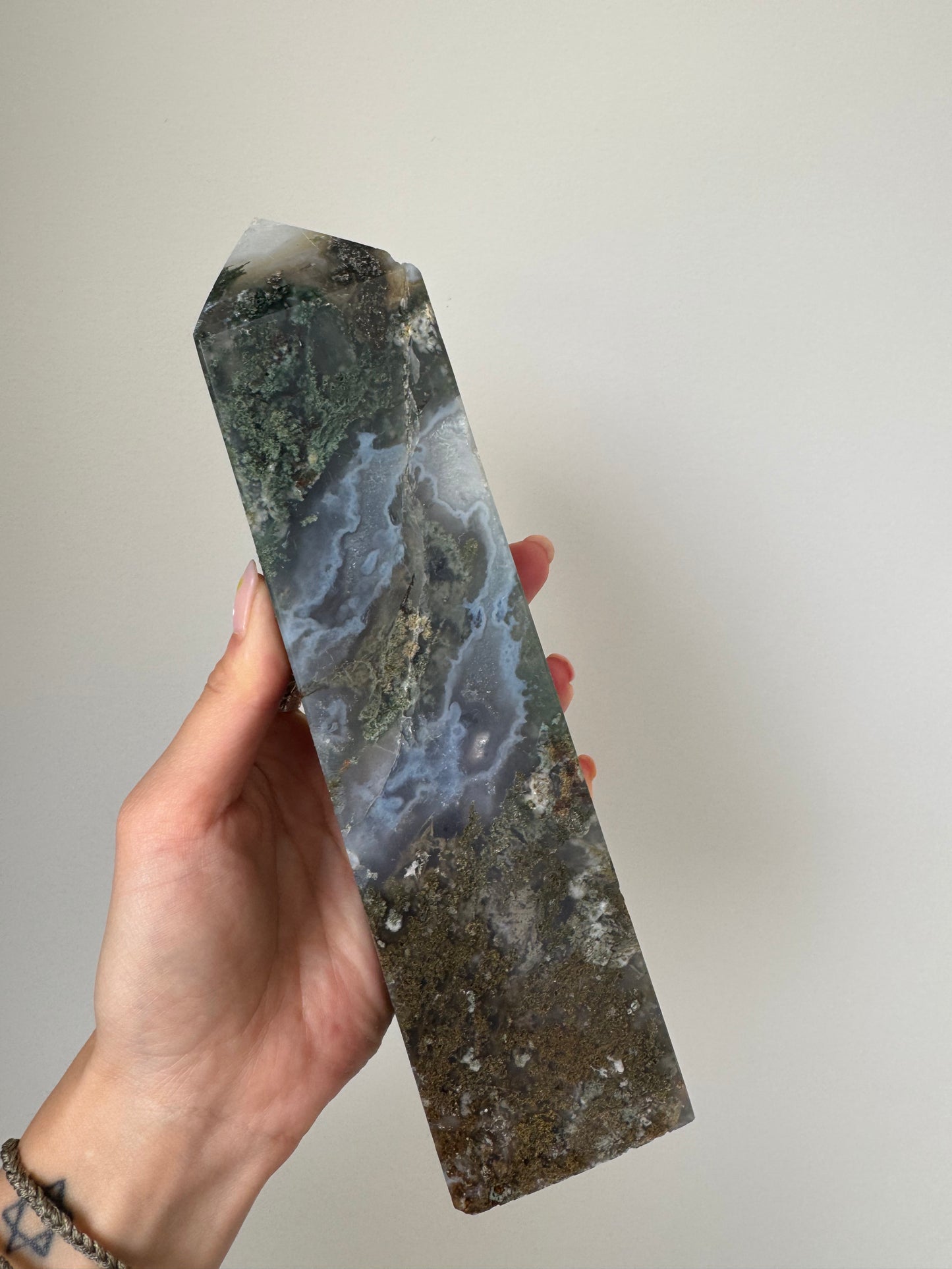 Large Moss Agate Point with druzy 1.1kg