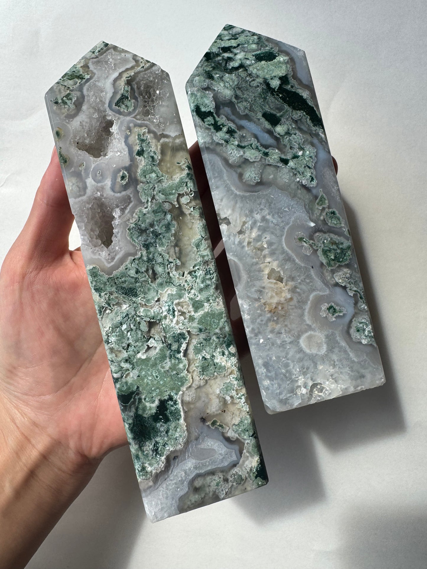 Moss Agate Point with druzy 450g