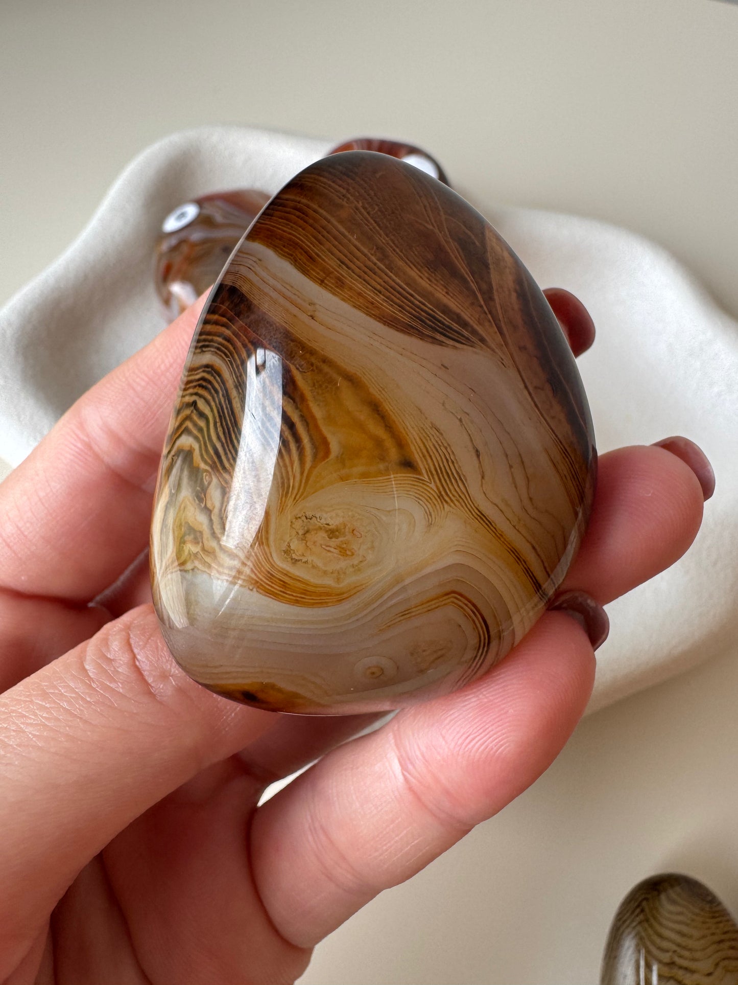 Sardonyx Carnelian Palm Stone (Madagascar)