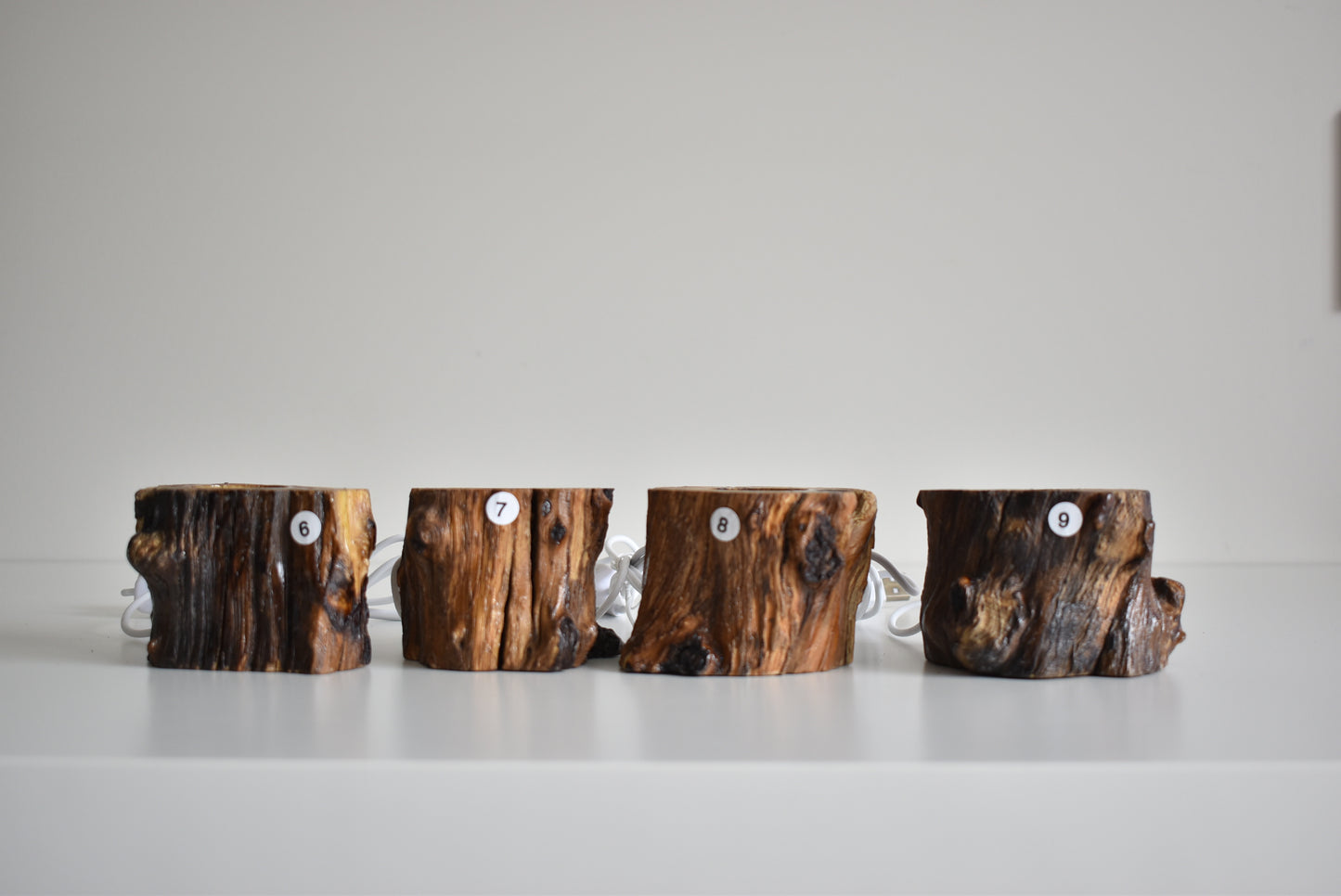 Wooden Base Tree Stump USB Light Sphere Stand (White Light)