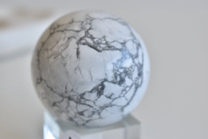 58mm Howlite Sphere #1
