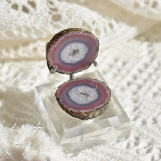 Zhanguo Agate Geodes with Customised stand