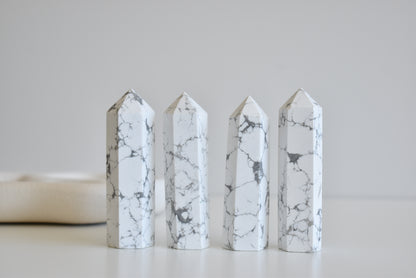 Howlite Point