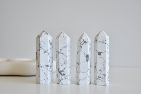 Howlite Point