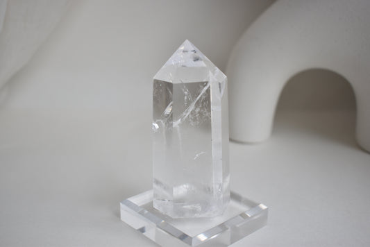Rainbow Clear Quartz Point (video)