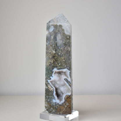 Large Moss Agate Point with druzy 1.1kg