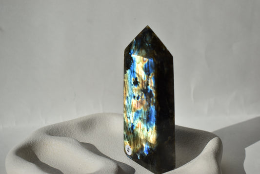 Labradorite Points #3 (video)