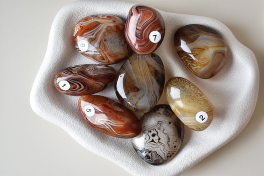 Sardonyx Carnelian Palm Stone (Madagascar)