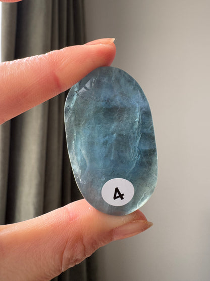 Blue Fluorite Palm Stone ｜Clarity