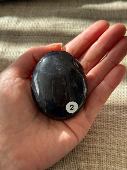 Large Moody Blue Rose Quartz Palm Stone 6cm #2