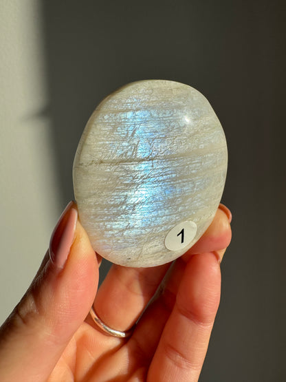 HG Moonstone Palmstone