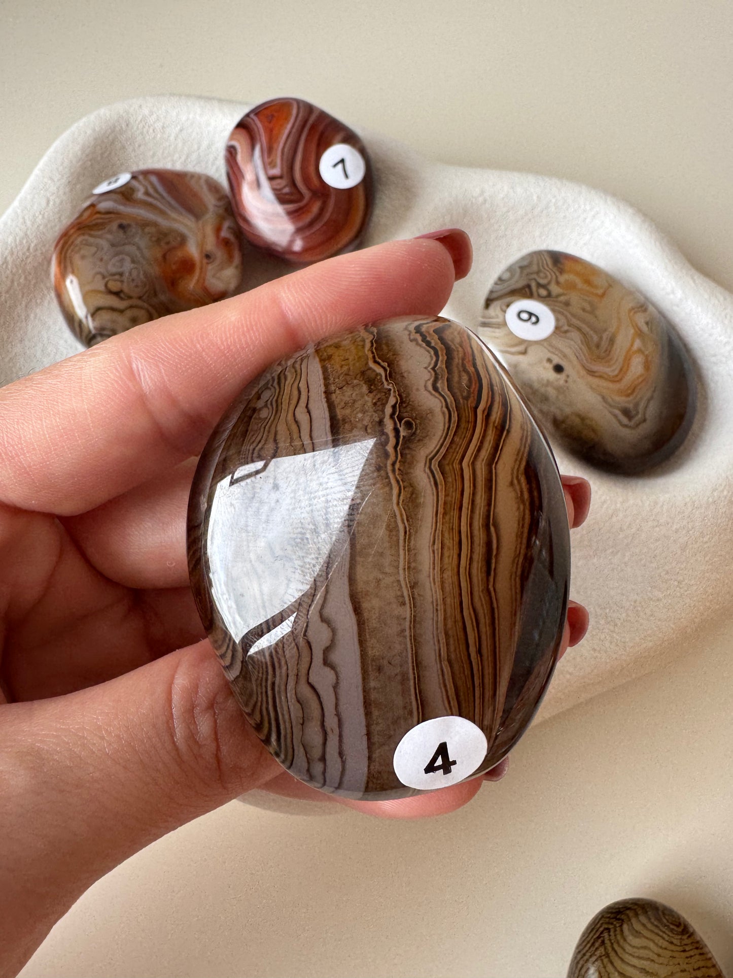 Sardonyx Carnelian Palm Stone (Madagascar)