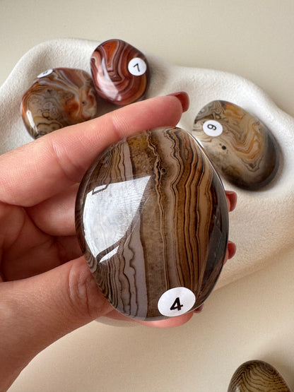 Sardonyx Carnelian Palm Stone (Madagascar)
