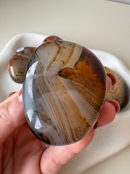 Sardonyx Carnelian Palm Stone (Madagascar)