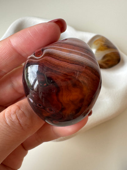 Sardonyx Carnelian Palm Stone (Madagascar)