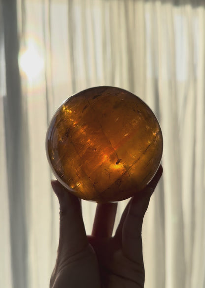 HG Optical Honey Calcite Sphere 927g (video)