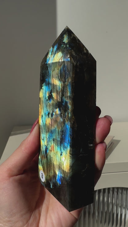 Labradorite Points #3 (video)