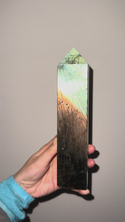 Labradorite Point 22cm